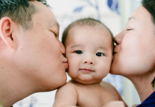 Mơ thấy người khác phái ôm mình đánh con gì chuẩn nhất?